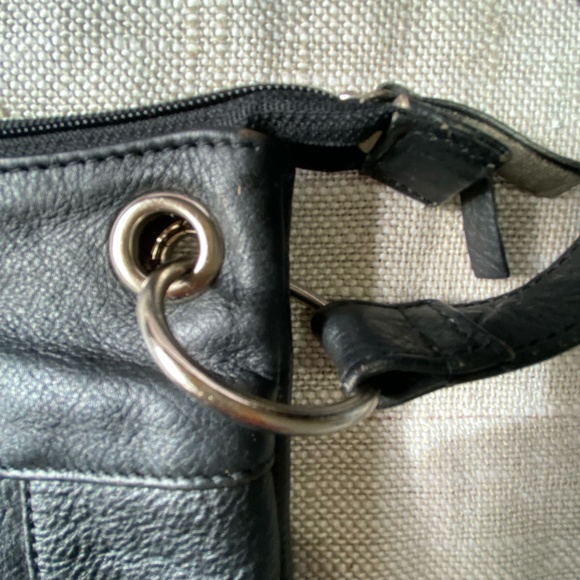 Great American Leather Works Black Crossbody Casual Bag - Picture 6 of 16